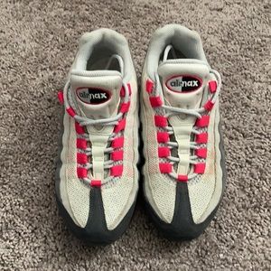 Women size 6 airmax